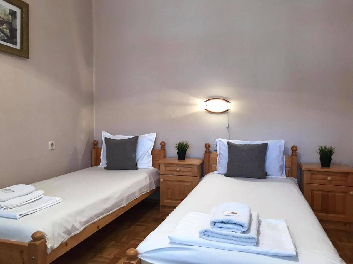 Къща За Гости Загорски Hotel Kalofer Eksteriør billede